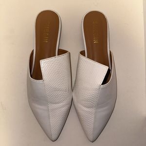 She&in Women’s Unique Pointed Toe Mule Shoes Size 7 Women’s White Small Marks
